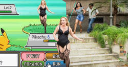 Enlace a Esposa persigue con una escoba a la amante de su esposo en lencería; los MEMES son sublimes