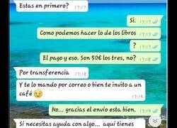 Enlace a Empieza vendiendo unos libros de ADE y acaba tirando la caña de la forma más patética posible