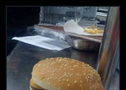 Enlace a Una hamburguesa de hamburguesas