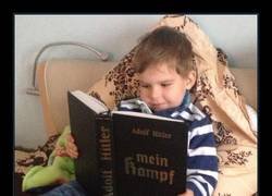 Enlace a Da gusto ver a los niños de hoy en día con un libro en las manos y una sonrisa en los labios