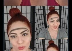 Enlace a Cejas Halo: La última tendencia de belleza absurda