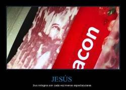 Enlace a Es Jesús y se aparece donde le da la gana