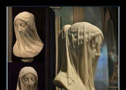 Enlace a La Virgen con Velo de Giovanni Strazza
