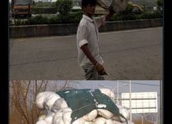 Enlace a Personas que intentaron llevarlo todo en un sólo viaje y ¡lo lograron!