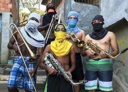 Enlace a Ya están preparando su próximo atentado auditivo