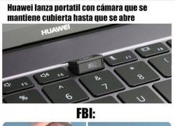 Enlace a Se acabó el pegar cinta adhesiva en la cámara del portátil