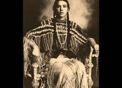 Enlace a El aspecto de las tribus nativas americanas hace más de 100 años en comparación con el presente