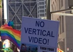 Enlace a Protesta contra los vídeos verticales
