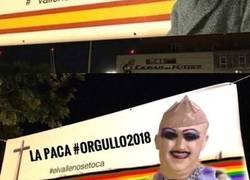 Enlace a Internet se burla de la iniciativa pro-franquista #ElVallenosetoca y 'tunea' sus carteles