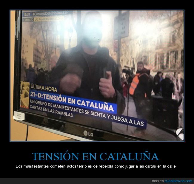 manifestantes,jugar a las cartas,cataluña,tensión,espejo público