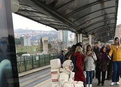 Enlace a Cuando tienes que salir de casa con el uniforme del trabajo
