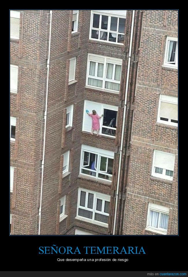 se&ntilde;ora,limpiando,persiana,ventana,wtf