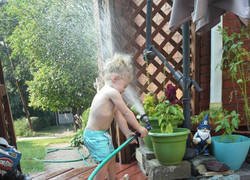 Enlace a Nada como ver a un bebé aprender de la vida