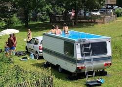 Enlace a La caravana-piscina