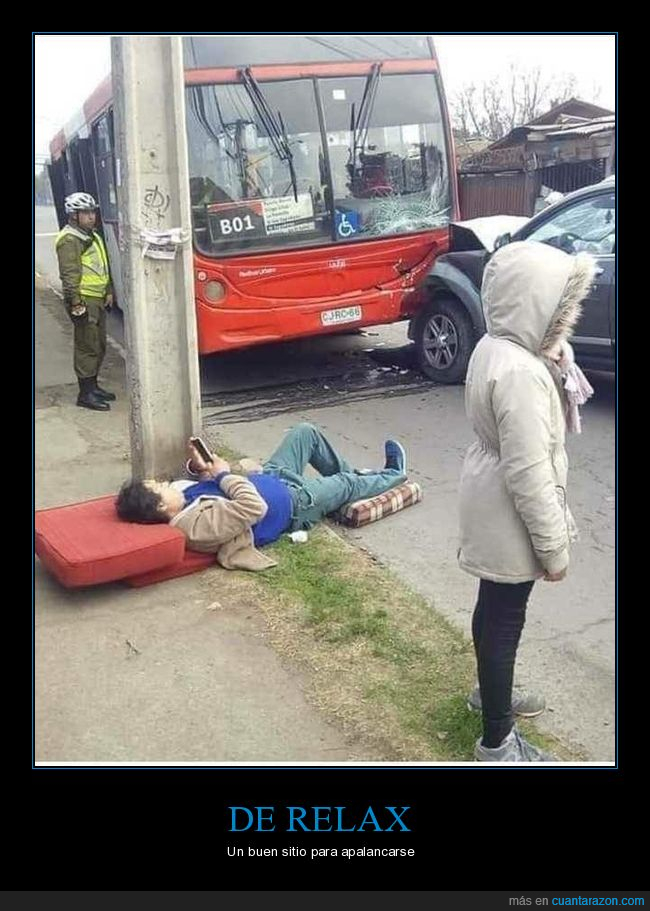 autobús,coche,accidente,tumbaado,wtf