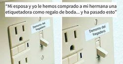 Enlace a Este hombre le regaló una etiquetadora a su hermana y ahora ella hace que todo el mundo se parta de risa