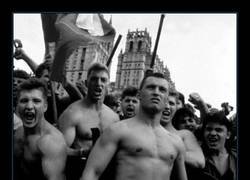 Enlace a Una tribu urbana soviética dedicada a renegar del alcohol y llevar al máximo exponente el culto al cuerpo
