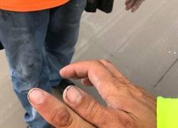 Enlace a Un hombre asimétrico