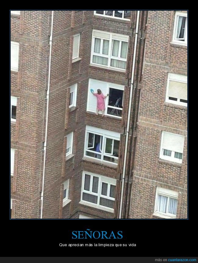 señora,limpiando,persiana,ventana,wtf