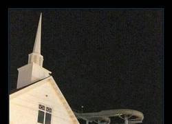 Enlace a Iglesia y parque acuático, una gran combinación