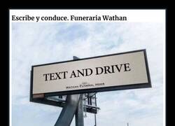 Enlace a carteles siniestros que llamaron la atención de la gente por su naturaleza ligeramente amenazante