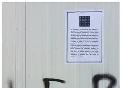 Enlace a Respuesta a la pintada aparecida en la fachada de un aula prefabricada