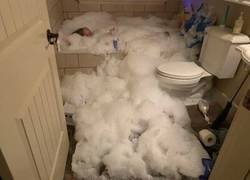 Enlace a Un baño de burbujas que se salió de control
