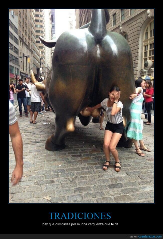 tocando,estatua,toro,tradición