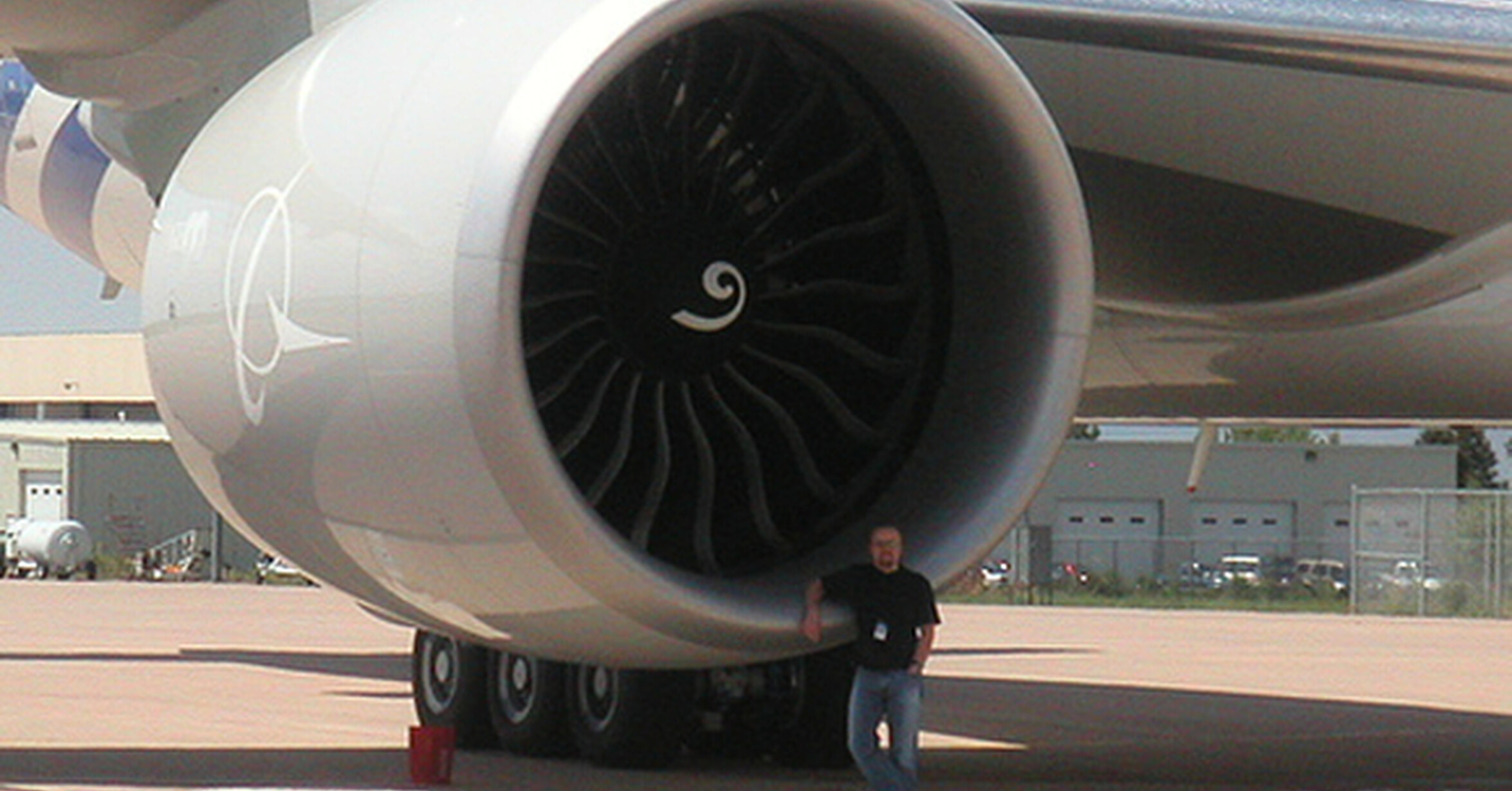 Двигатели самолетов боинг. General Electric ge90-115b. Ge90-115b. General Electric ge90 ge9x. Турбина Боинга 777.