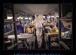 Enlace a Médicos franceses luchando contra el virus