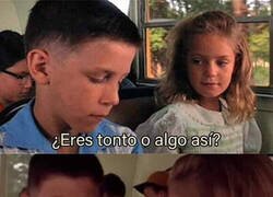 Enlace a Su madre le educó bien