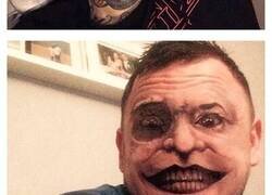 Enlace a Cuando usas la aplicación Face Swap con tu tatuaje