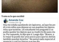 Enlace a Esta profesora comparte las conmovedoras notas que escribió la madre de uno de sus estudiantes en sus lápices