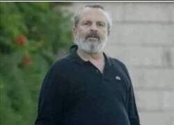 Enlace a Miguel Bosé se ha dejado un poco