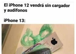 Enlace a Después del iPhone 12 que viene sin cargador, la gente imagina cómo serán los modelos posteriores