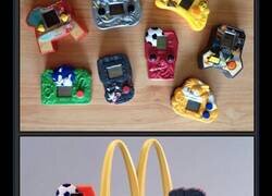 Enlace a Cuando McDonald's se enrollaba y regalaba juguetes de VERDAD