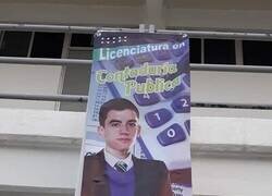 Enlace a En esta Universidad te hacen hincar las rodillas