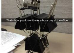 Enlace a No existe el trabajo aburrido si sabes cómo divertirte en todo momento