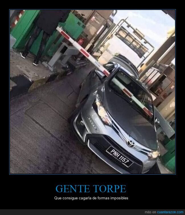 barrera,coche,wtf,fails