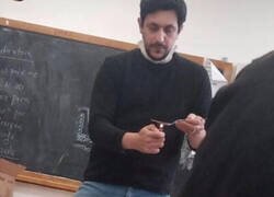 Enlace a Parece que el profe tiene el mono