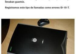 Enlace a Empleados del servicio técnico informático se desahogan contando las peticiones más ridículas que recibieron