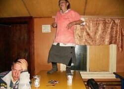 Enlace a Se vino arriba la abuela