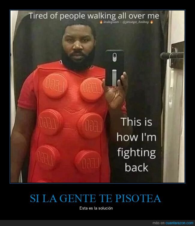 disfraz,lego,pisotear