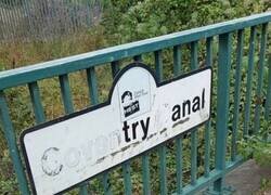 Enlace a Este cartel quiere decirte algo