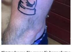 Enlace a Personas que no se dan cuenta de lo terribles que son sus tatuajes