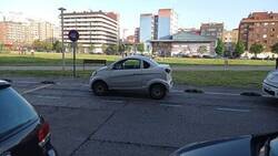 Enlace a Un vehículo que necesita su espacio para aparcar