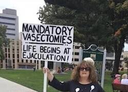 Enlace a ¡Vasectomías obligatorias!