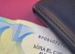 Enlace a Ahora los billetes vienen con teorías de la conspiración...