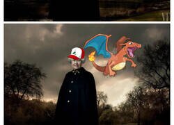 Enlace a Esta chica pide que pongan un dragón en esta foto de Isabel II e Internet responde