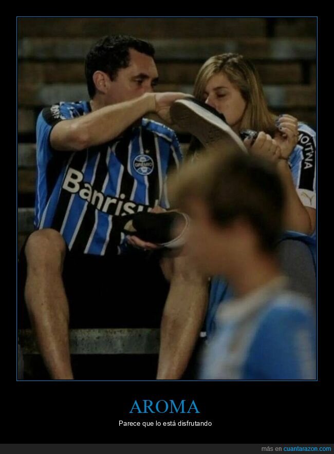 olor,zapatillas,estadio,pareja